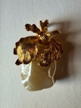 Vintage Signed IVANA Trump Faux Pearl Acorn Fruit Brooch Pin Gold Tone 90s